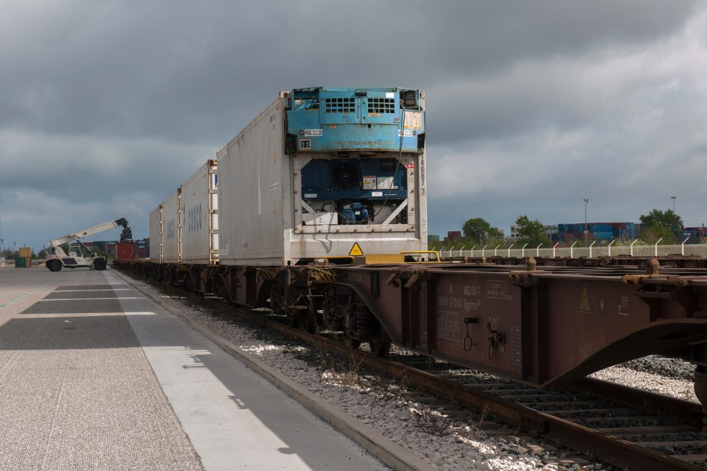 Terminal conteneurs Seayard, 1er train First food corridor